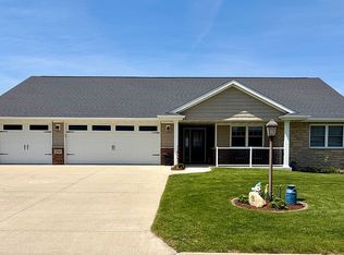 154 Mulberry Dr SE, Cascade, IA 52033