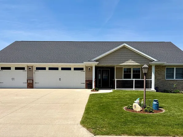 154 Mulberry Dr SE, Cascade, IA 52033