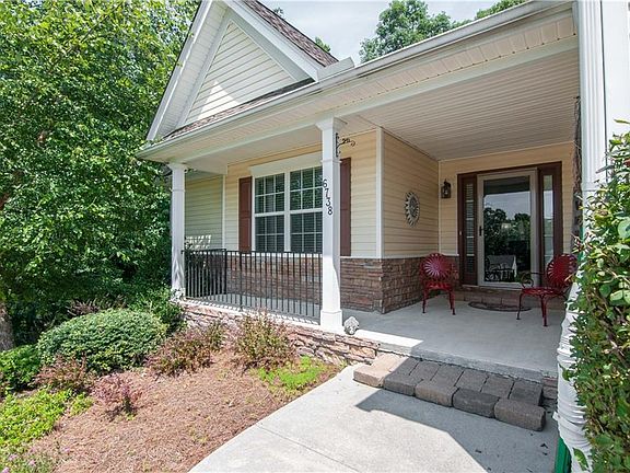 3rd image of 6738 Carriage Walk Ln