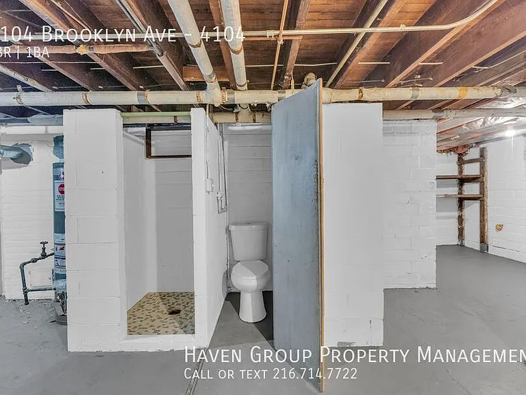 4104 Brooklyn Ave #4104 — Photo 21