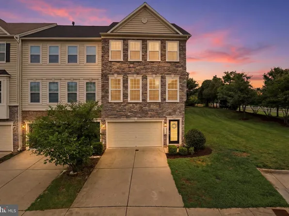 42251 Dean Chapel Sq, Chantilly, VA 20152
