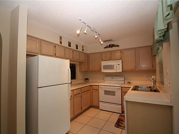 2nd image of 347 Kensington Lake Cir