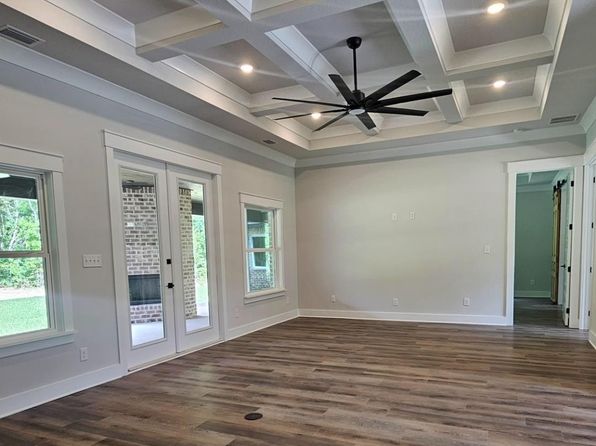5221 Hamilton Ln, Pace, FL 32571