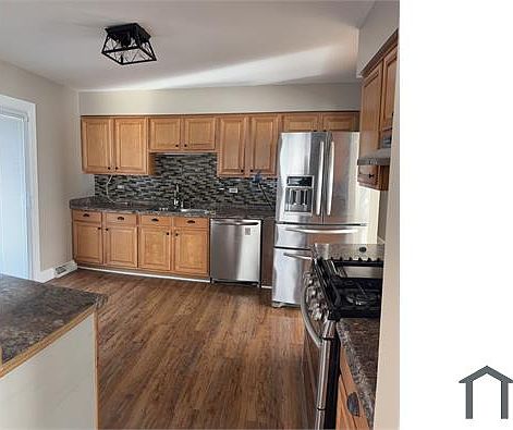 3rd image of 642 E 192nd St