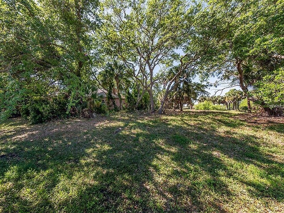 1st image of 700 Rotonda Cir