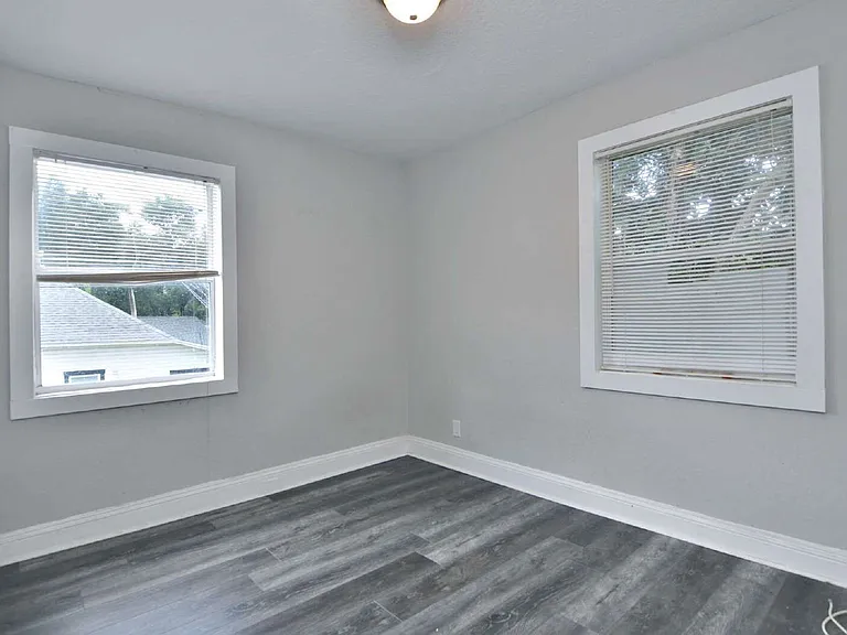 912 Hart St #B — Photo 14