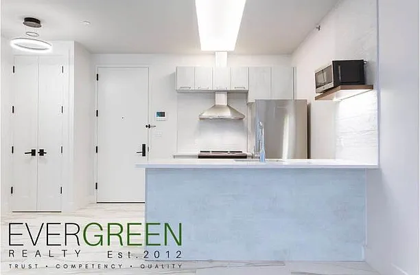 Rented by Evergreen Apartments BK | media 23