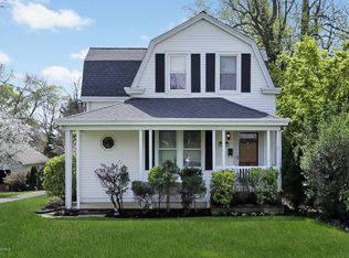 29 Chapel Hill Rd, Red Bank, NJ 07701