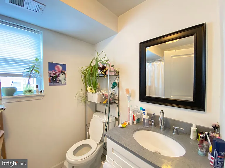 2031 E Susquehanna Ave #3 — Photo 8