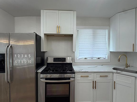 4th image of 213 Sumner Ave APT 2