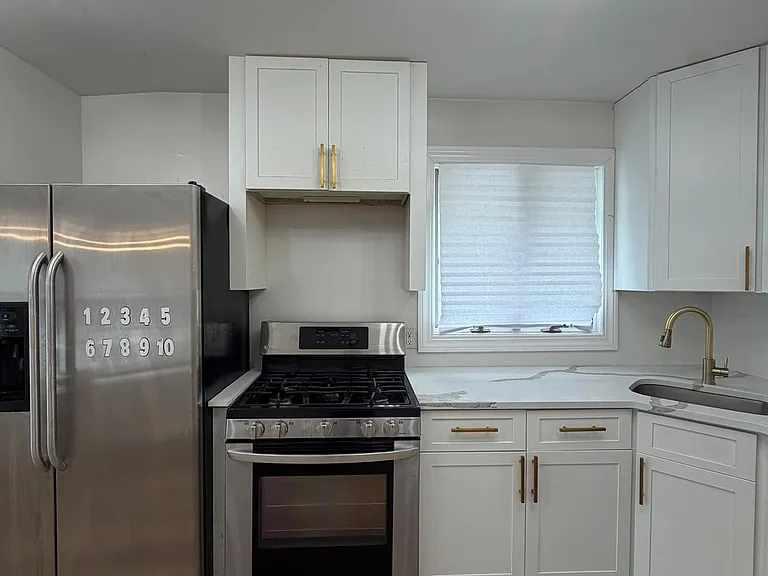 213 Sumner Ave #2 — Photo 4