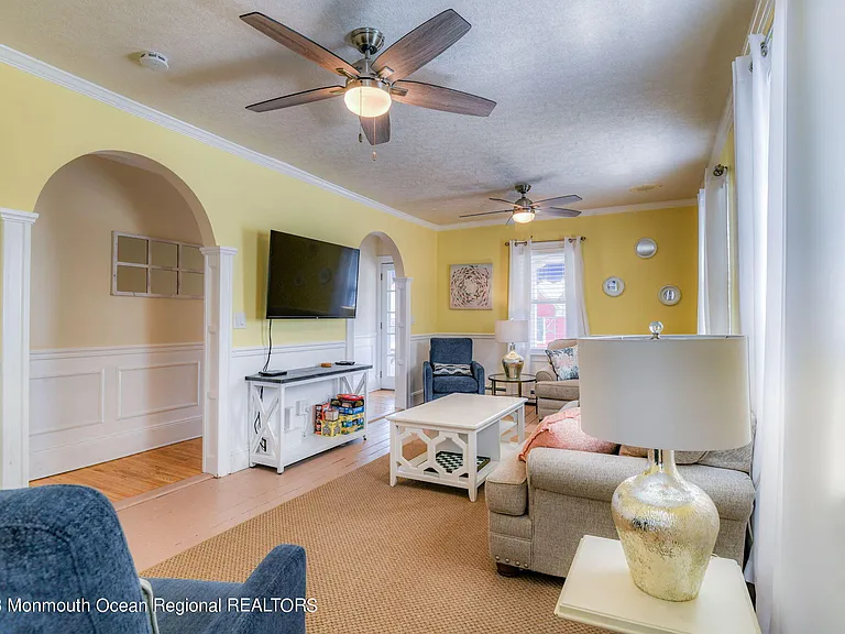 18 Abbott Ave #MAIN HOUSE — Photo 27