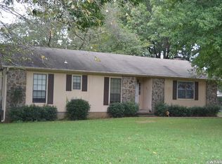 201 Moize Cut Off Rd, Jackson, TN 38305