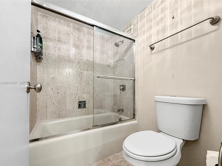 1800 NE 114th St #1607 — Photo 22