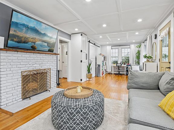 5th image of 52 Prairie Avenue