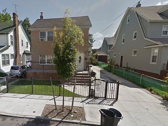 3rd image of 11541 172nd St
