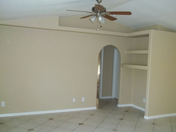 391953_Livingroom_11152014