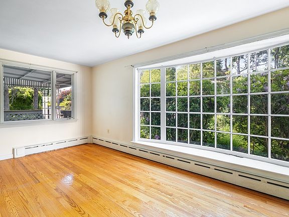 4th image of 45 Indian Hill Rd