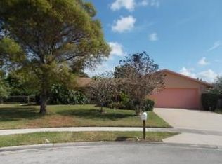 131 Seagull Ct, Royal Palm Beach, FL 33411