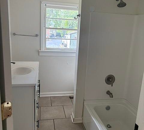 3rd image of 1500 Woodlawn Ave
