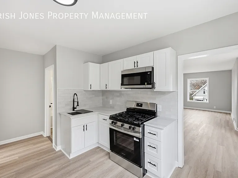 61 Princeton Pl #2 — Photo 6