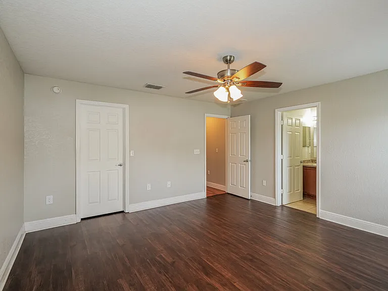 5062 Belmont Park Ln — Photo 9
