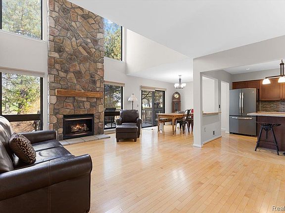 5th image of 630 Ashley Cir