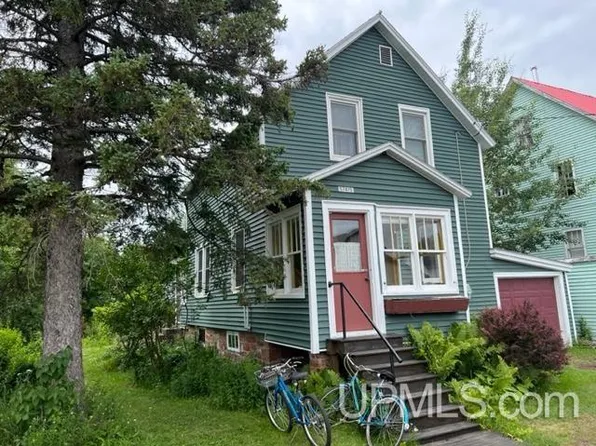 57415 10th St, Calumet, MI 49913