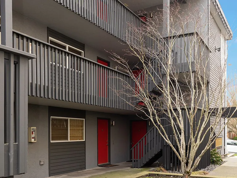 2132 California Ave SW — Photo 19