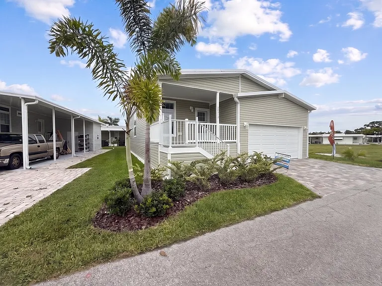 20513 Polynesian Loop #91 — Photo 12