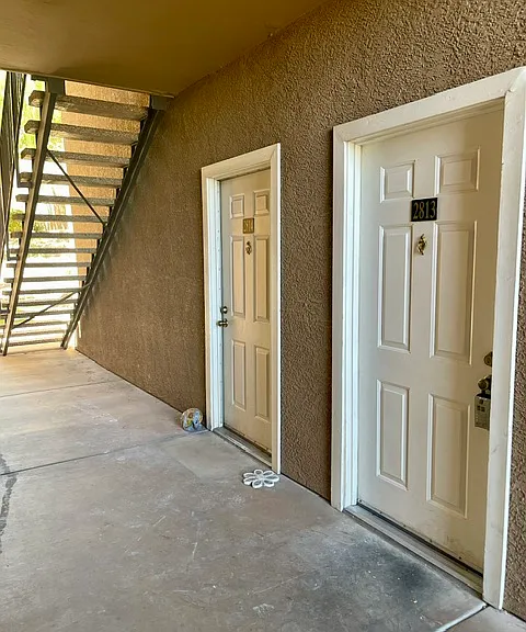 231 W Horizon Ridge Pkwy #2813 — Photo 3