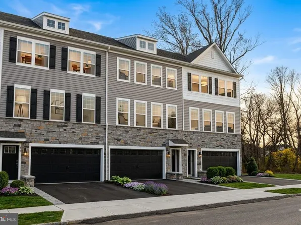 404 Monte Farm Rd, Mount Laurel, NJ 08054