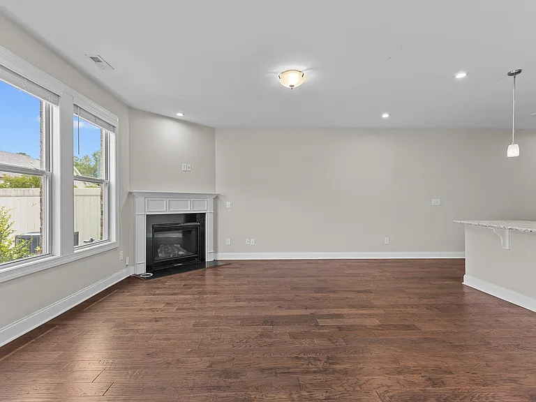814 Rymark Ct — Photo 11