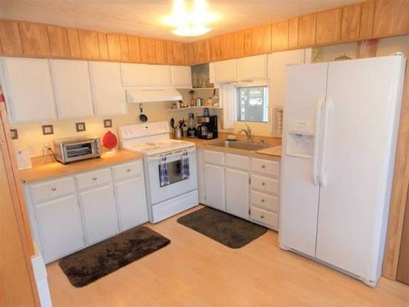 3rd image of 39555 Sweetgum Ave