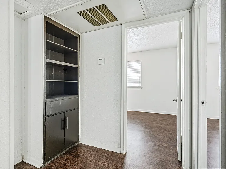 University Lofts — Photo 16