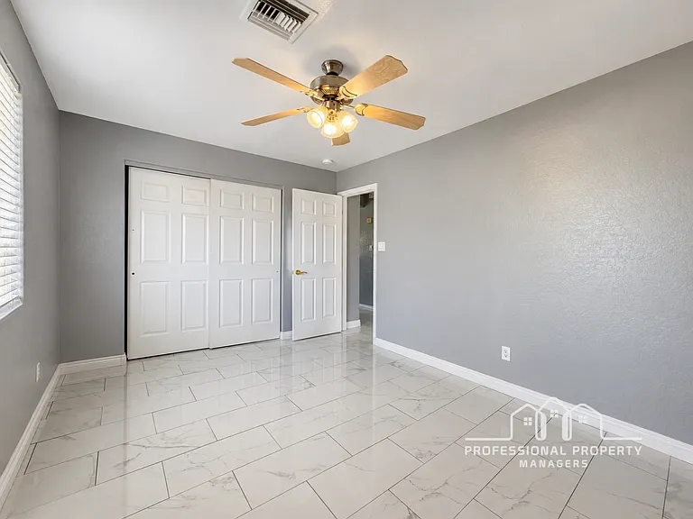 3557 W 27th Pl — Photo 12
