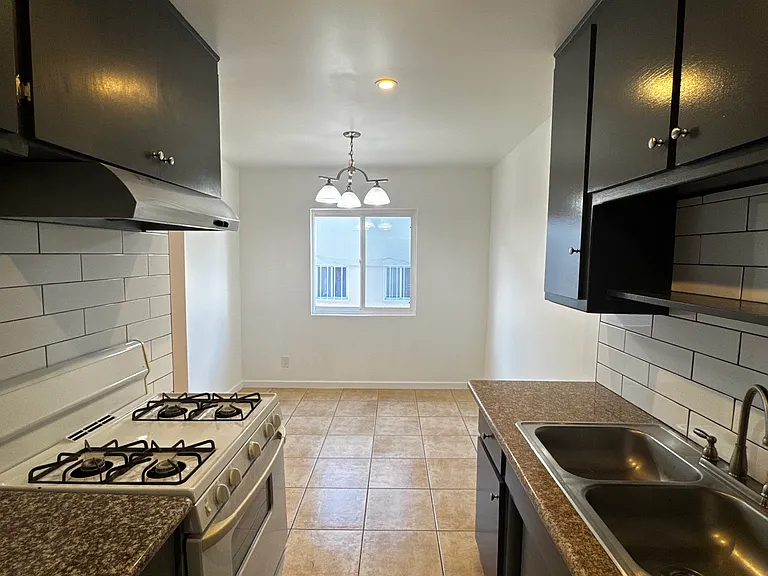 410 S Commonwealth Ave #4 — Photo 6