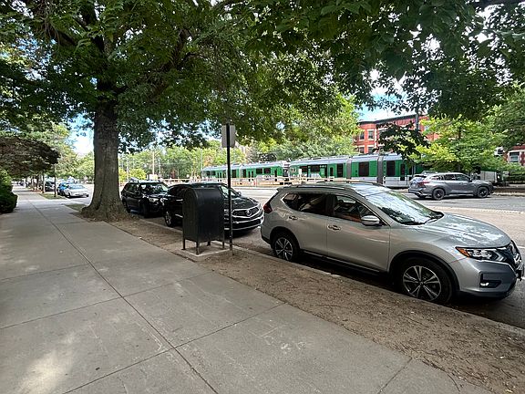 2nd image of 1862 Beacon St APT 3
