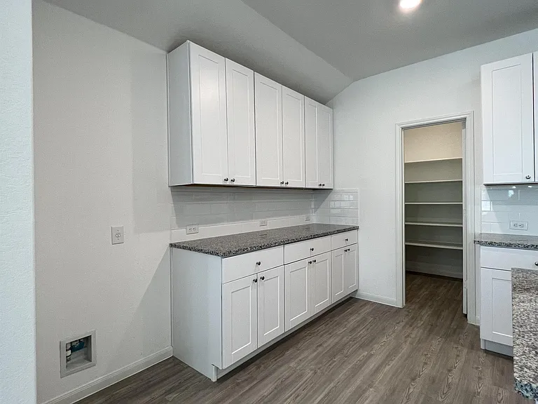 7010 Pail Pl — Photo 20