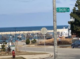 2651 S Shore Dr, Milwaukee, WI 53207