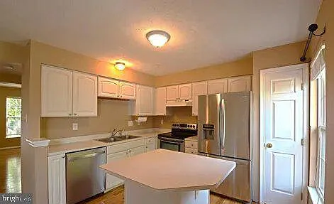 4982 Lockard Dr — Photo 5