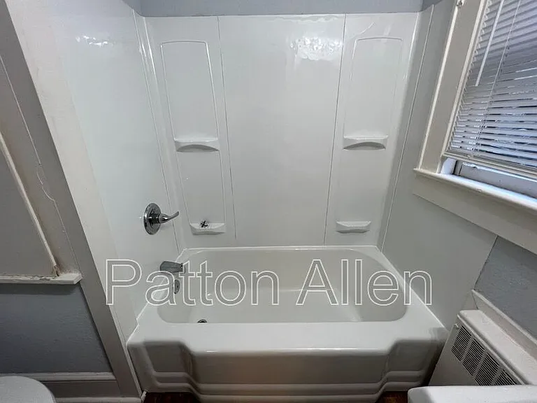 60 Flint St #5 — Photo 10