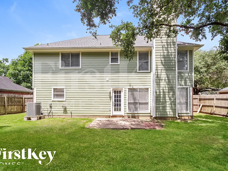 1039 Wentworth Dr — Photo 18