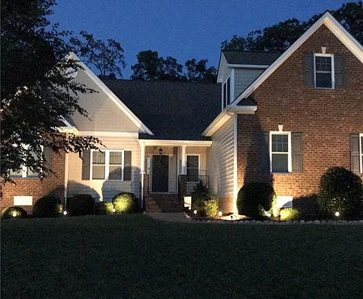 3rd image of 15225 Willow Hill Ln