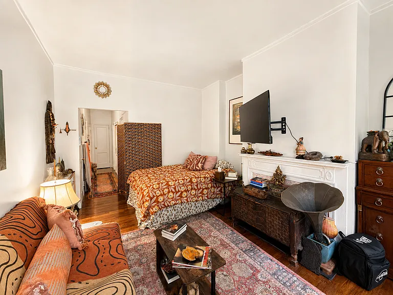 161 E 96th St #3D — Photo 2