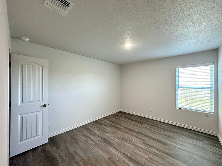 218 B Dolphin — Photo 14