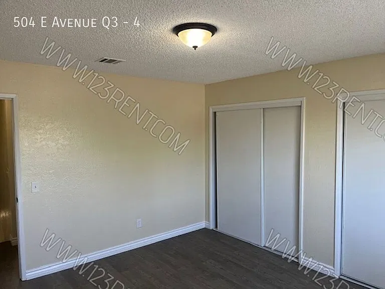 504 E Avenue Q3 #4 — Photo 15