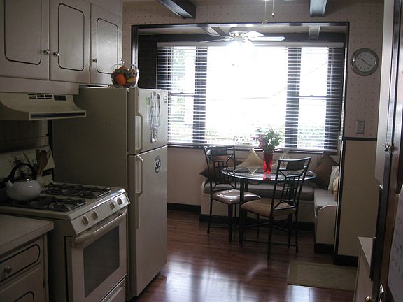 5th image of 53 Parkway E