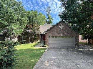 146 Calais Dr, Maumelle, AR 72113