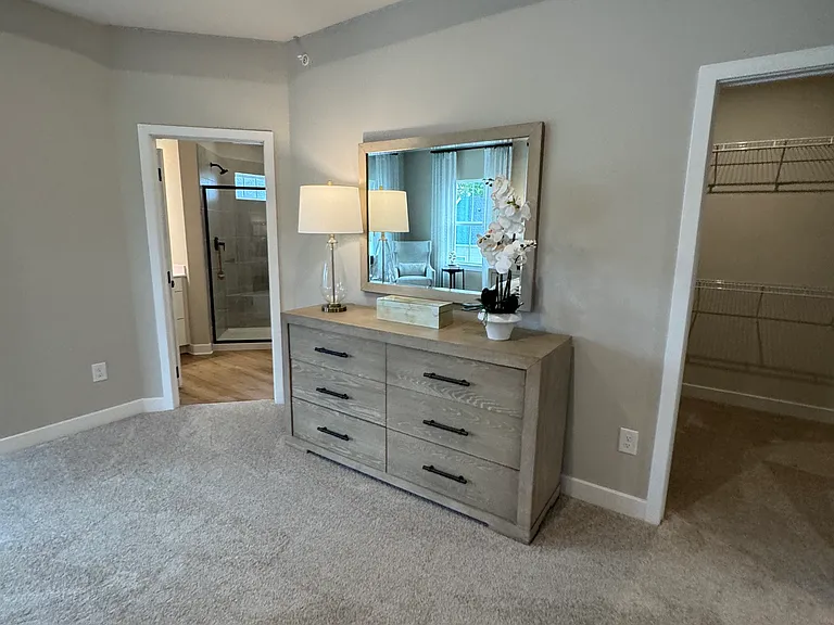 8001 Lake Laurel Ln #B — Photo 6